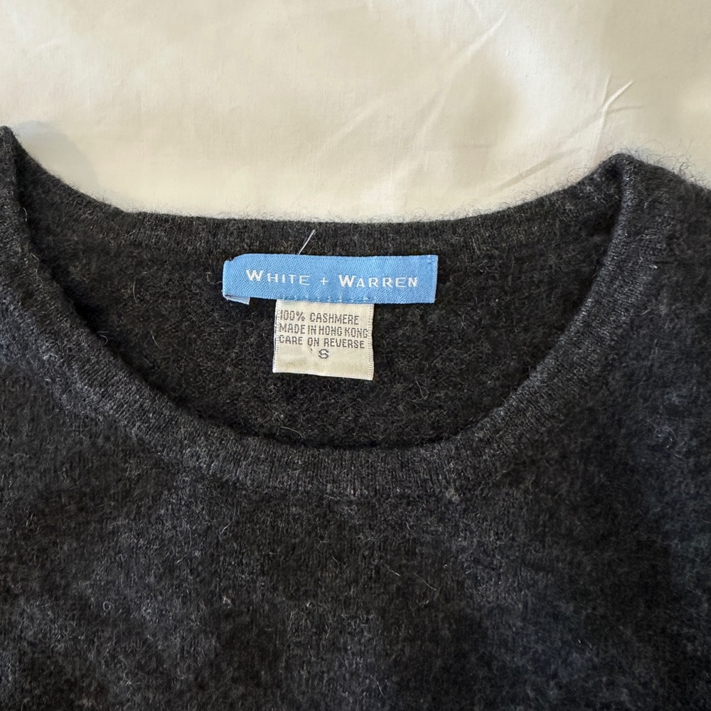 White + Warren Charcoal Cashmere Pullover